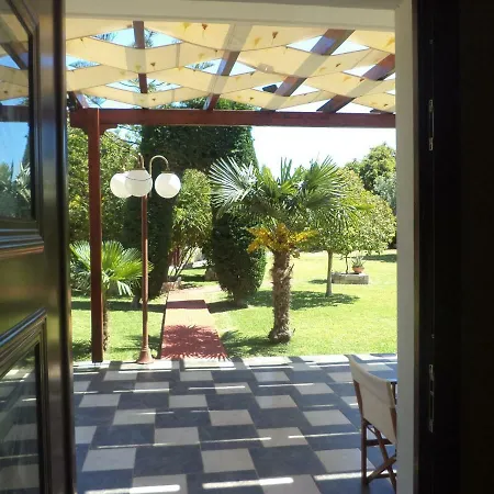 Elpida Case de vacanță Svoronata